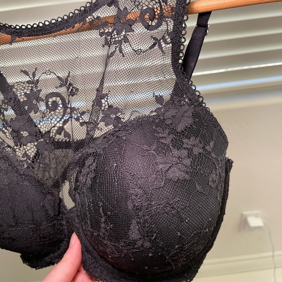 Victoria’s Secret Black Lace High Neck Bra - Picture 6 of 6